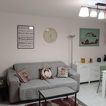 Albergaira Holiday House - Casa Vacanze ปาแลร์โม ภายนอก รูปภาพ
