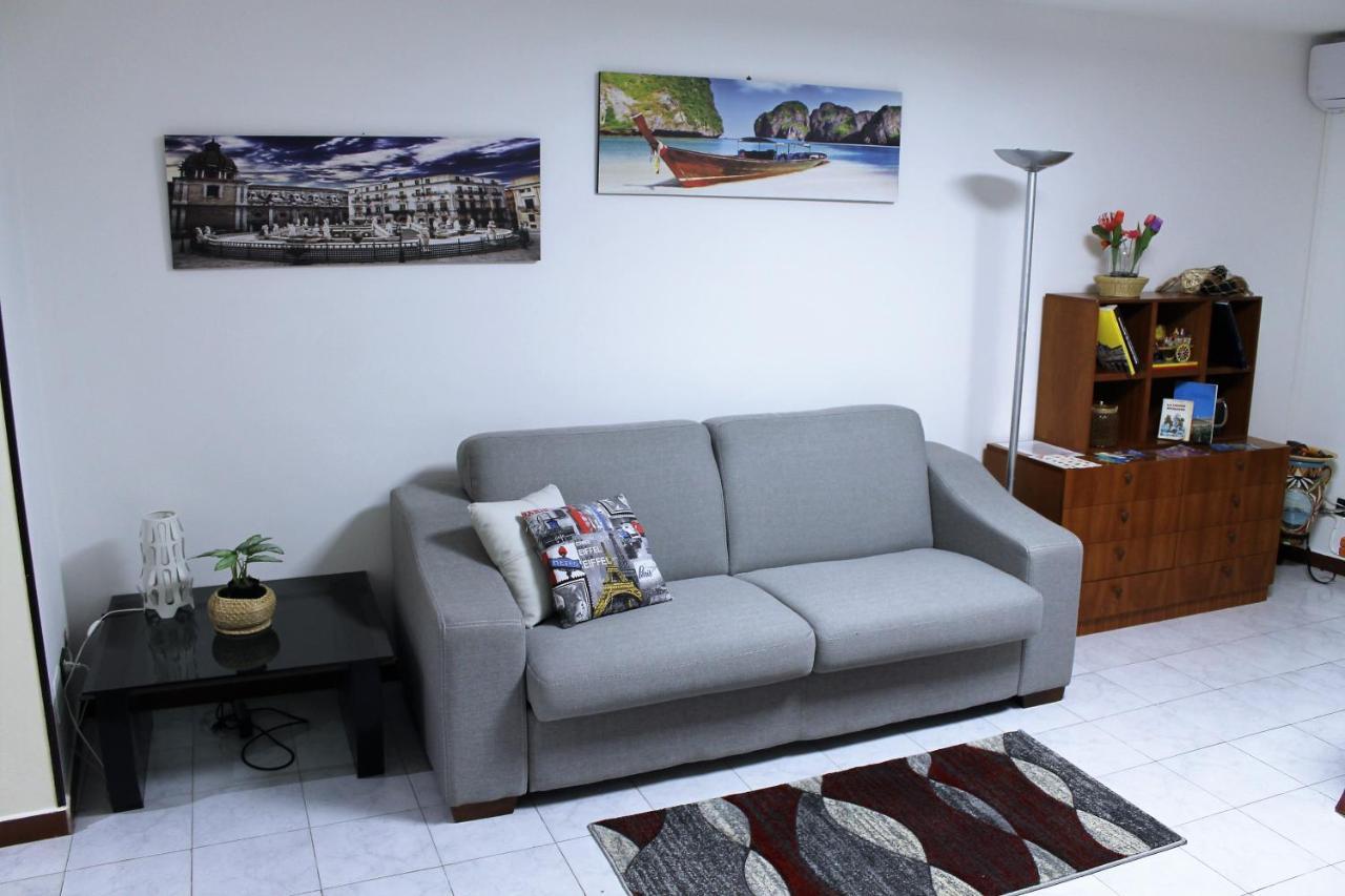 Albergaira Holiday House - Casa Vacanze ปาแลร์โม ภายนอก รูปภาพ