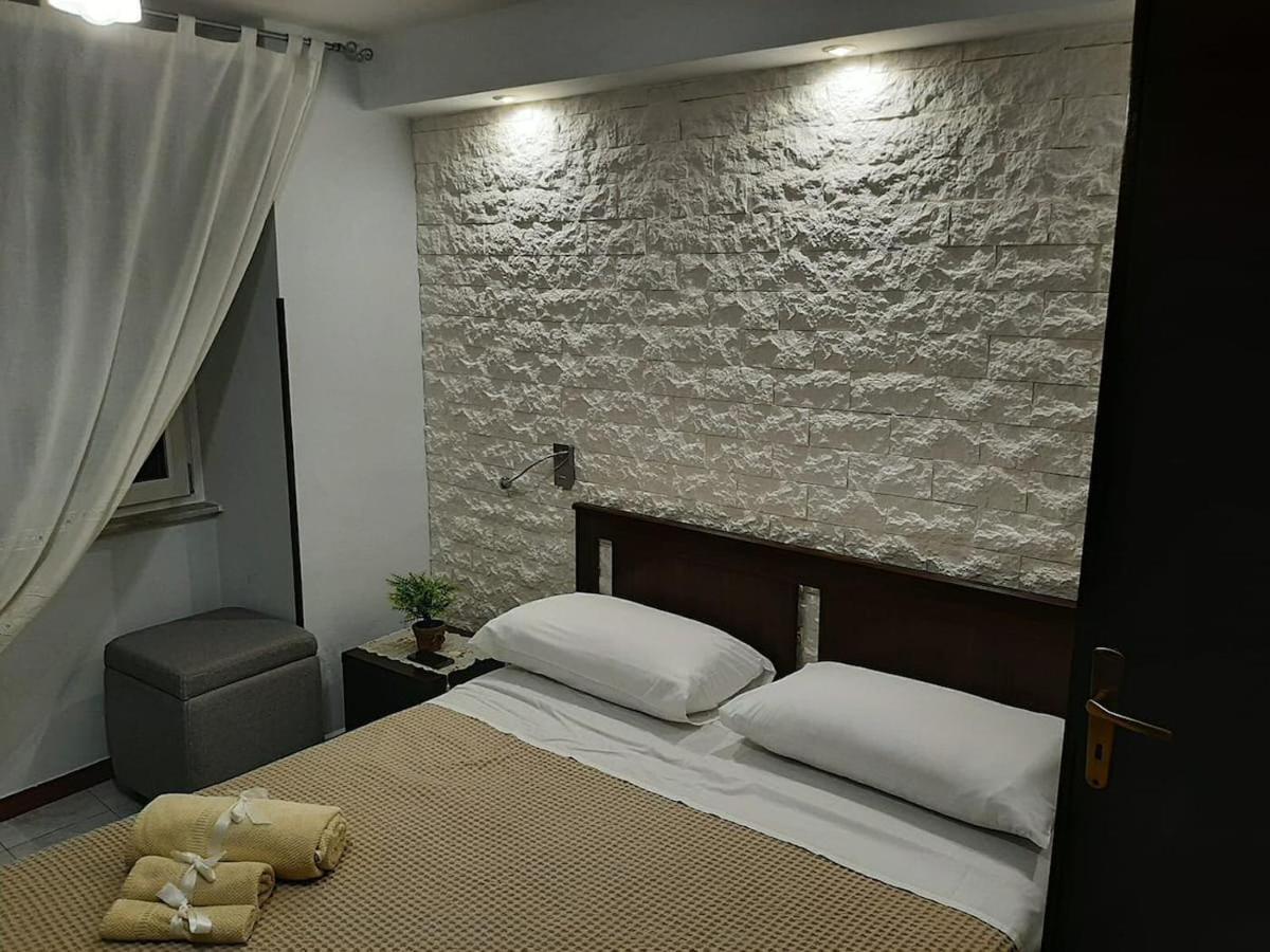 Albergaira Holiday House - Casa Vacanze ปาแลร์โม ภายนอก รูปภาพ